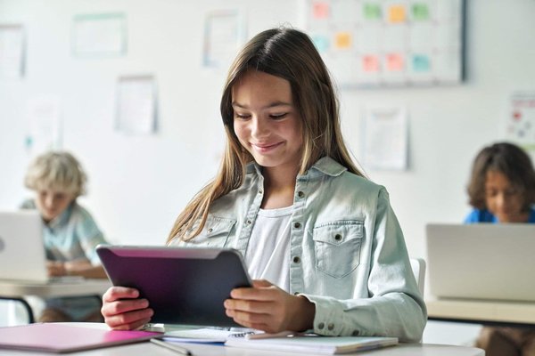 Comment les écoles de management accompagnent-elles leurs étudiants ?
