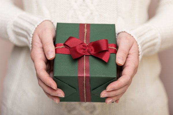 Emballage cadeau pour adultes : options élégantes et créatives